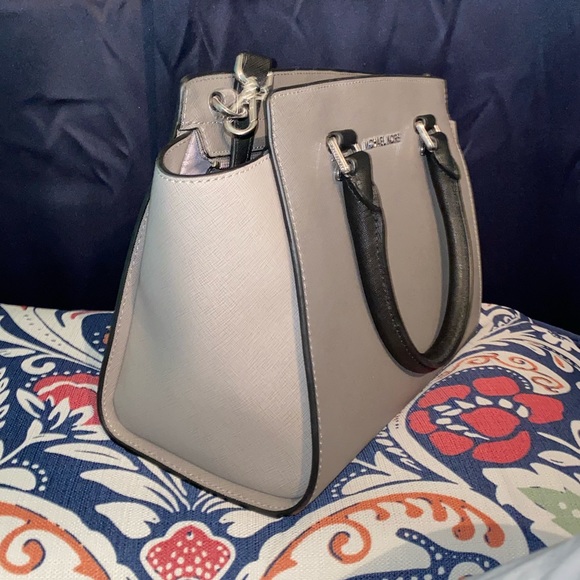 Michael kors purse - Picture 2 of 10